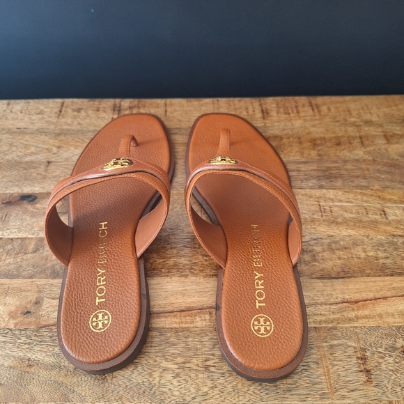 Brand new Tory Burch aged camello leather Carson thong sandals - Picture 7 of 8